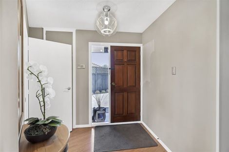 Photo of property in 31 Karnak Crescent, Russley, Christchurch, 8042