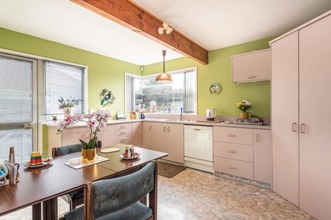 Photo of property in 17 Momorangi Crescent, Redwood, Christchurch, 8051