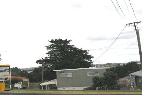 Photo of property in 2/276 Sunset Road, Windsor Park, Auckland, 0632