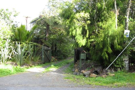 Photo of property in 16 Cascade Avenue, Waiatarua, Auckland, 0604