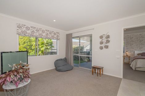 Photo of property in 10 Roseberry Place, Whitianga, 3510