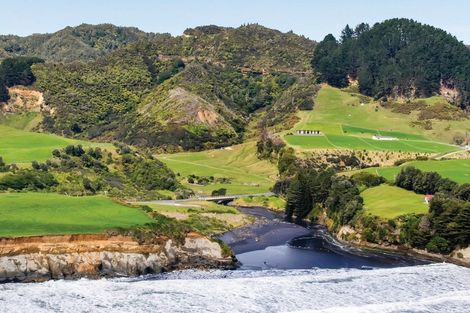 Photo of property in 2 Rapanui Road, Tongaporutu, Urenui, 4378