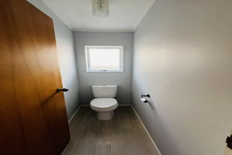 Photo of property in 3/74 West Coast Road, Glen Eden, Auckland, 0602