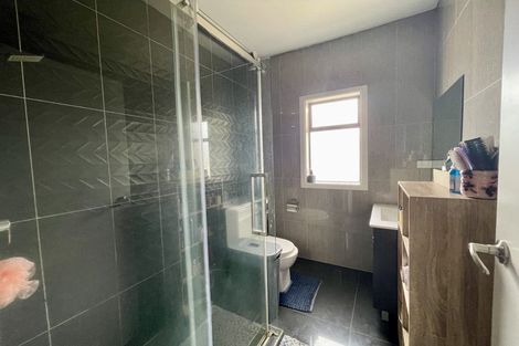 Photo of property in 34 Wattle Street, New Lynn, Auckland, 0600