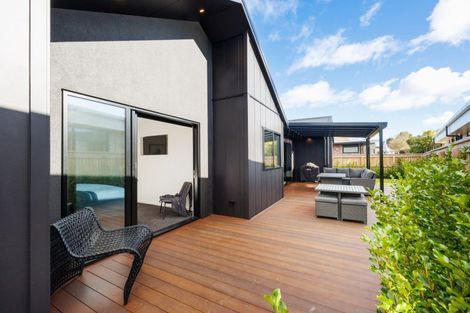 Photo of property in 58 Kanuka Drive, Hokowhitu, Palmerston North, 4410