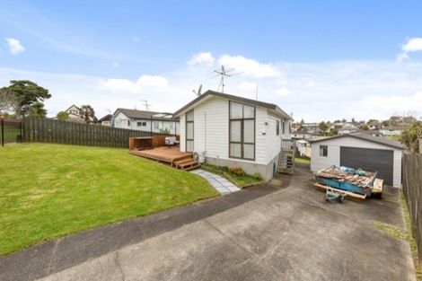 Photo of property in 71 Etherton Drive, Weymouth, Auckland, 2103