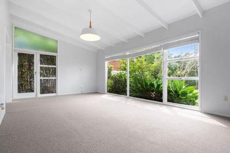 Photo of property in 46 Woodstock Road, Forrest Hill, Auckland, 0620