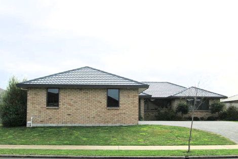 Photo of property in 16 Saint James Drive, Huntington, Hamilton, 3210