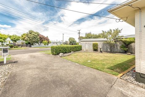 Photo of property in 40 Selwyn Crescent, College Estate, Whanganui, 4500