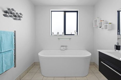 Photo of property in 15 Bellbird Place, Rolleston, 7614