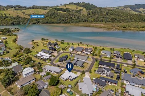 Photo of property in 15 Admiral Drive, Cooks Beach, Whitianga, 3591