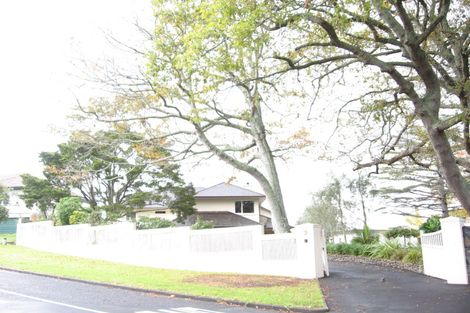 Photo of property in 3 Marine Parade, Mellons Bay, Auckland, 2014