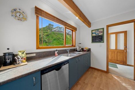 Photo of property in 1 Frobisher Street, Island Bay, Wellington, 6023