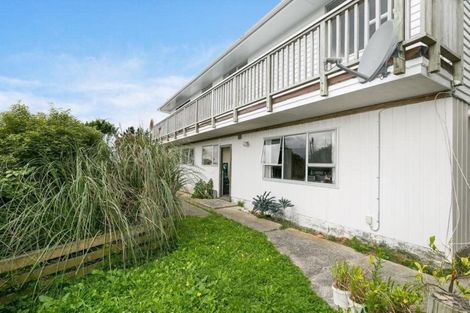 Photo of property in 28 Jane Grove, Paparangi, Wellington, 6037