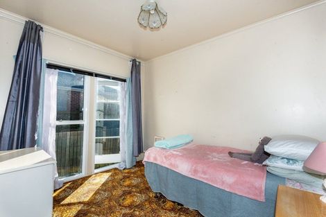 Photo of property in 2/102 Yaldhurst Road, Sockburn, Christchurch, 8042