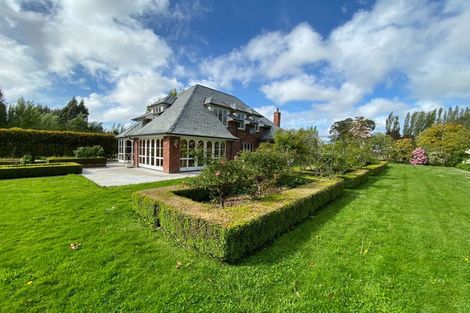 Photo of property in 163 Gardiners Road, Harewood, Christchurch, 8051