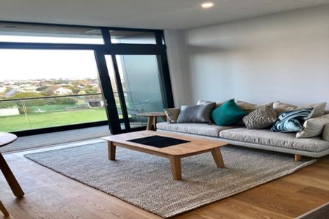 Photo of property in Frank Sargeson Apts, 206/74 Anzac Street, Takapuna, Auckland, 0622