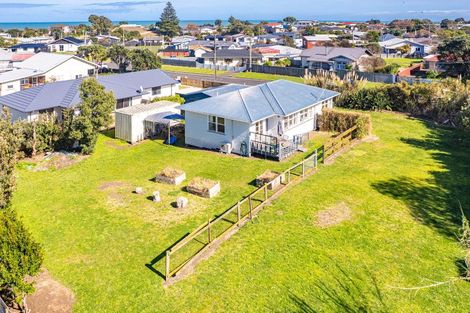 Photo of property in 10 Waitai Street, Castlecliff, Whanganui, 4501