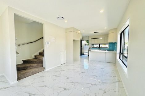 Photo of property in 5/287 Massey Road, Mangere East, Auckland, 2024