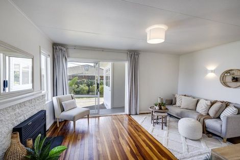 Photo of property in 1 Palmerston Road, Havelock North, 4130