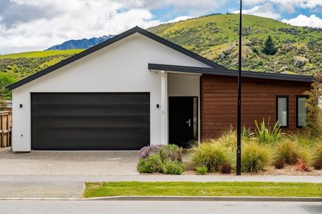Photo of property in 3 Wheat Street, Jacks Point, Queenstown, 9371