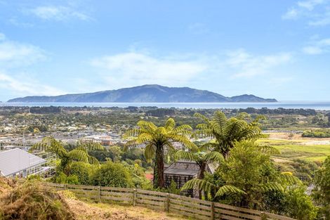 Photo of property in 13 Whio Place, Waikanae, 5036