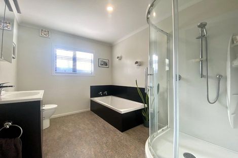 Photo of property in 52 James Cook Street, Havelock North, 4130