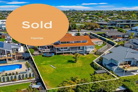 Photo of property in 18 Montgomery Avenue, Rothesay Bay, Auckland, 0630