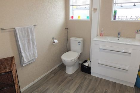 Photo of property in 10 Harrod Avenue, Foxton Beach, Foxton, 4815