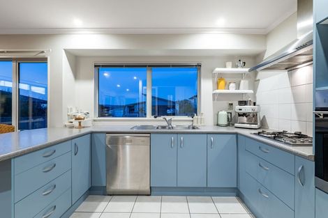 Photo of property in 31 Aspiring Terrace, Aotea, Porirua, 5024