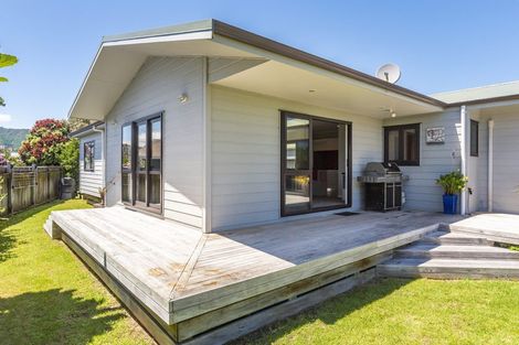 Photo of property in 7 Adrian Grove, Waikanae Beach, Waikanae, 5036