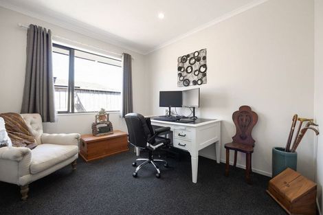 Photo of property in 16 Hehan Close, Cambridge, 3434