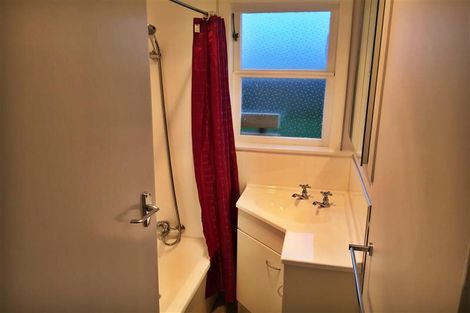 Photo of property in 5 Ruthven Road, Wainuiomata, Lower Hutt, 5014