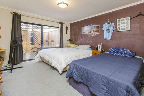Photo of property in 323 Mahia Road, Weymouth, Auckland, 2103