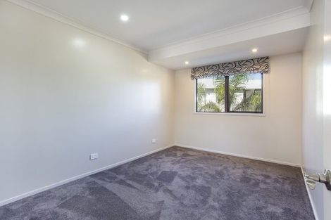 Photo of property in 7 Flaunty Place, West Harbour, Auckland, 0618