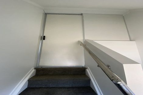 Photo of property in 15 Kiernan Place, Kelston, Auckland, 0602