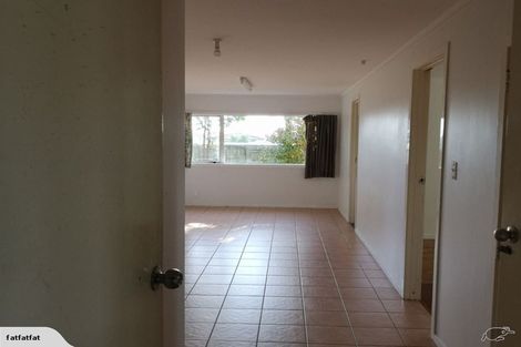 Photo of property in 10 Raleigh Road, Northcote, Auckland, 0627