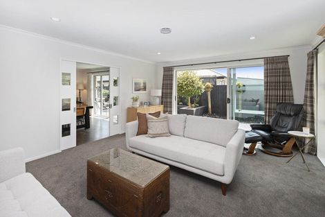 Photo of property in 28 Holiday Drive, Mairehau, Christchurch, 8052