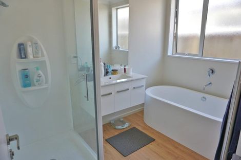 Photo of property in 22 Pounamu Place, Pegasus, 7612