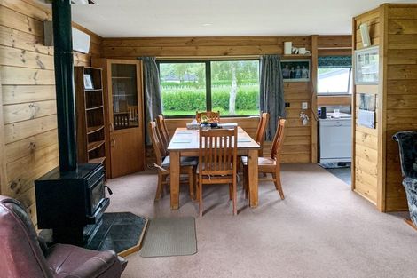 Photo of property in 437 Tararua Road, Levin, 5571