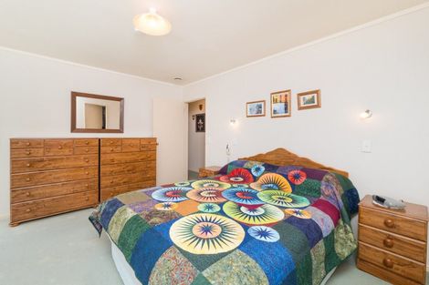 Photo of property in 3 Logan Place, Kelvin Grove, Palmerston North, 4414