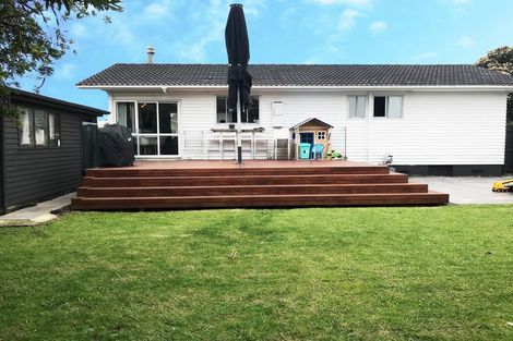 Photo of property in 11 Lindis Place, Mangere Bridge, Auckland, 2022