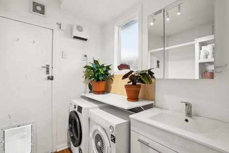 Photo of property in 51 Oxford Street, Kingston, Athol, 9793