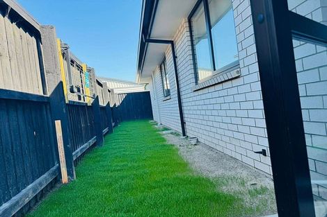 Photo of property in 17 Akoranga Place, Hornby, Christchurch, 8042