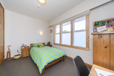 Photo of property in 6 Innes Place, Roslyn, Palmerston North, 4414