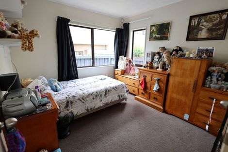 Photo of property in 4/7 Settlement Road, Papakura, 2110