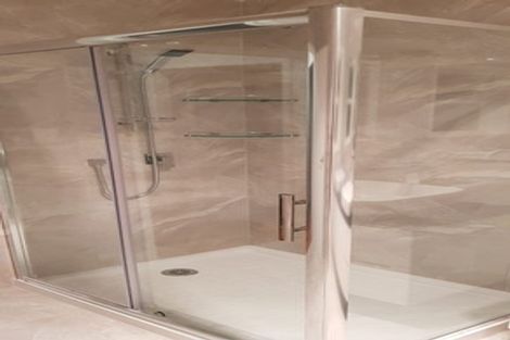 Photo of property in 5/8 Tawera Road, Greenlane, Auckland, 1051