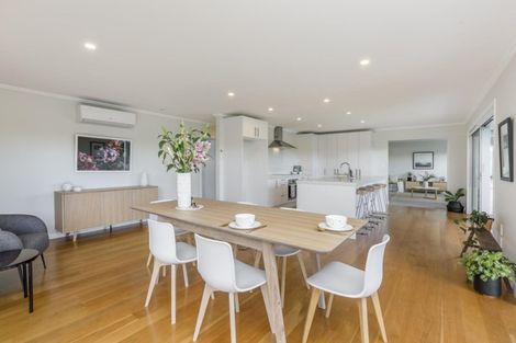 Photo of property in 97 Kaipara Portage Road, Riverhead, 0820