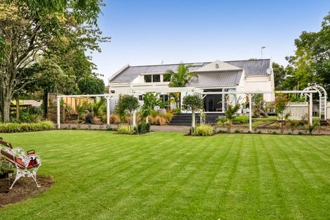 Photo of property in 330 Kelly Road, Lepperton, New Plymouth, 4373