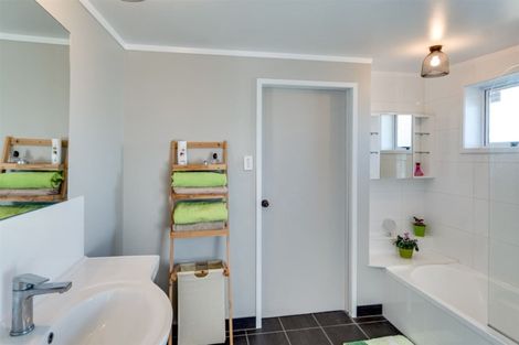 Photo of property in 199 Whirinaki Road, Eskdale, Napier, 4182